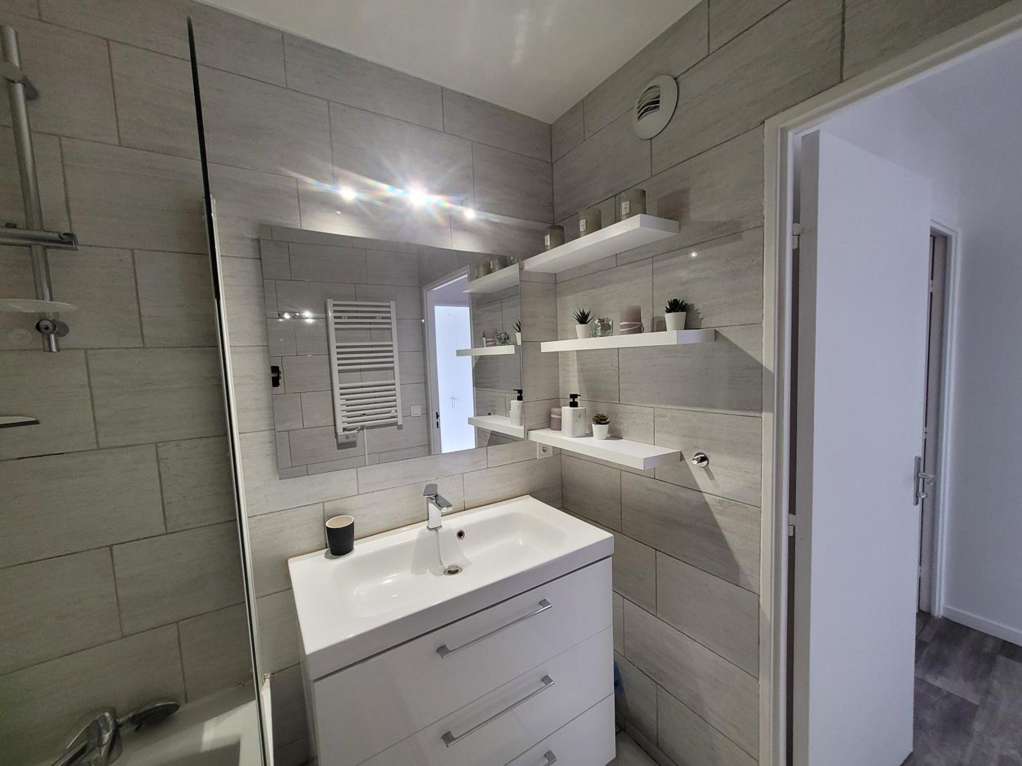 Parisian Retreat Pour 5 Personnes - 12 Min De Paris - Proche Gare Apartment Deuil-la-Barre Luaran gambar