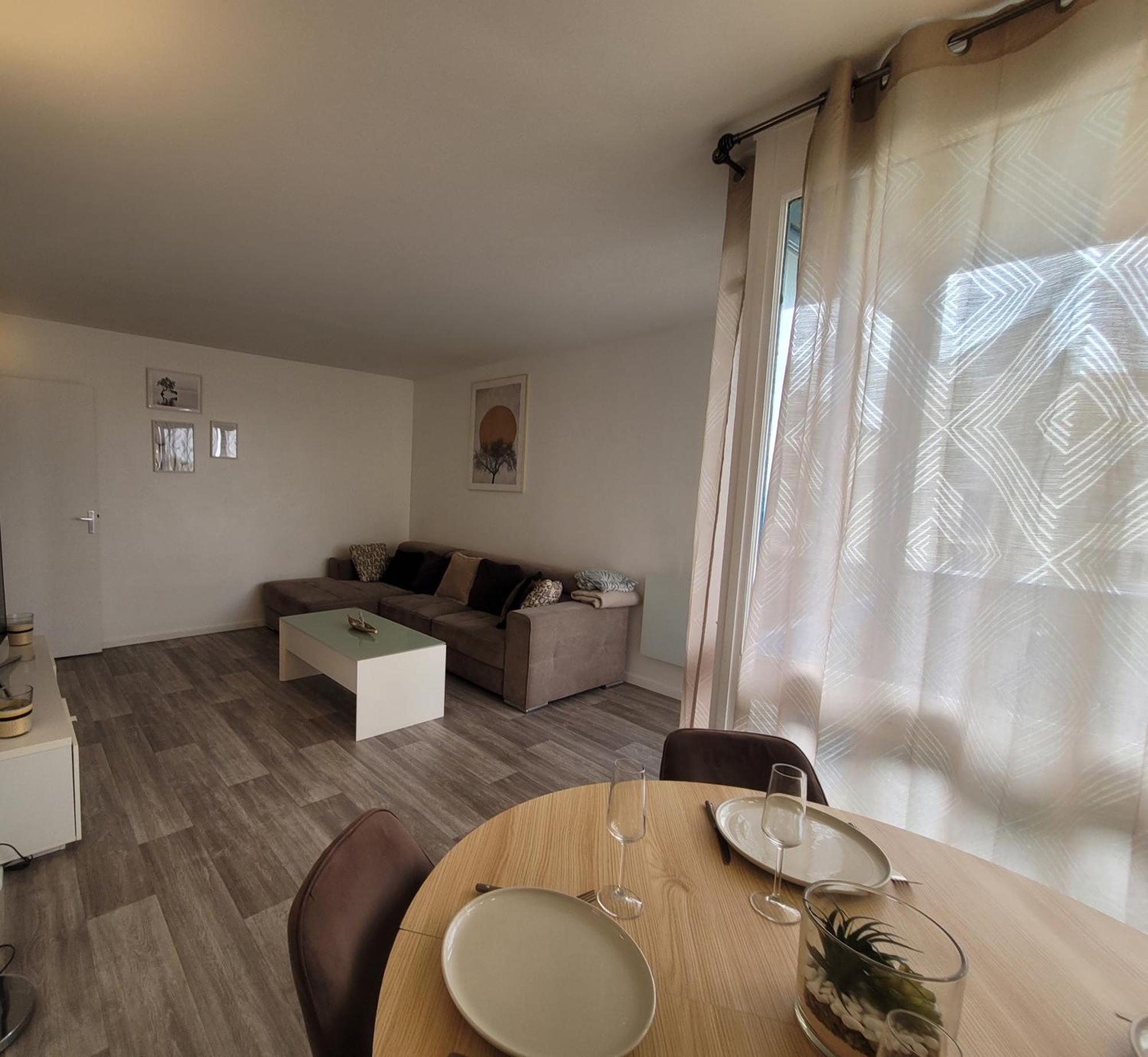 Parisian Retreat Pour 5 Personnes - 12 Min De Paris - Proche Gare Apartment Deuil-la-Barre Luaran gambar